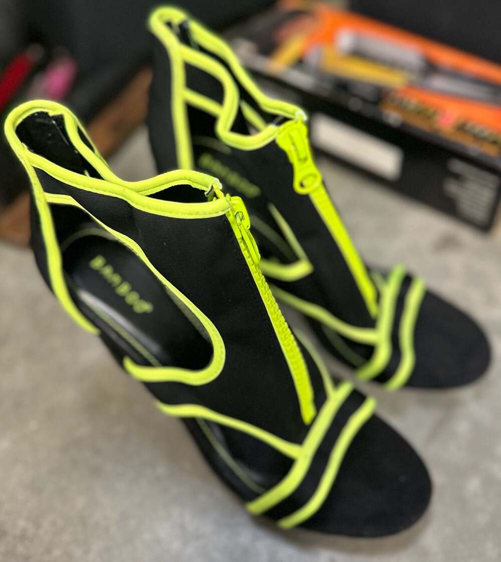 Bamboo Mania-52 Neon Yellow Trim Front Zip Block Heel Sandals Size 11